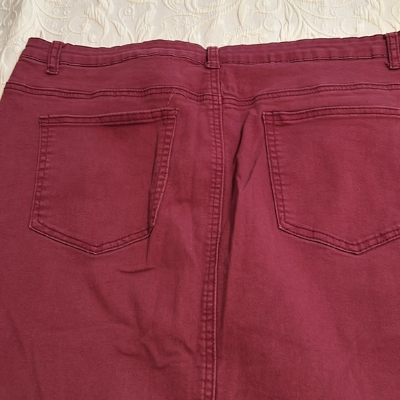 Jade Mackenzie ladies maroon skirt 36 waist 26 long - Picture 4 of 4